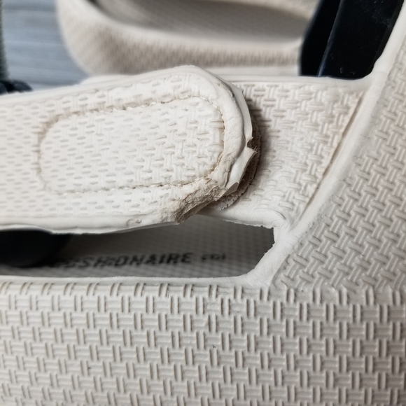 cushionaire 3 strap sandals